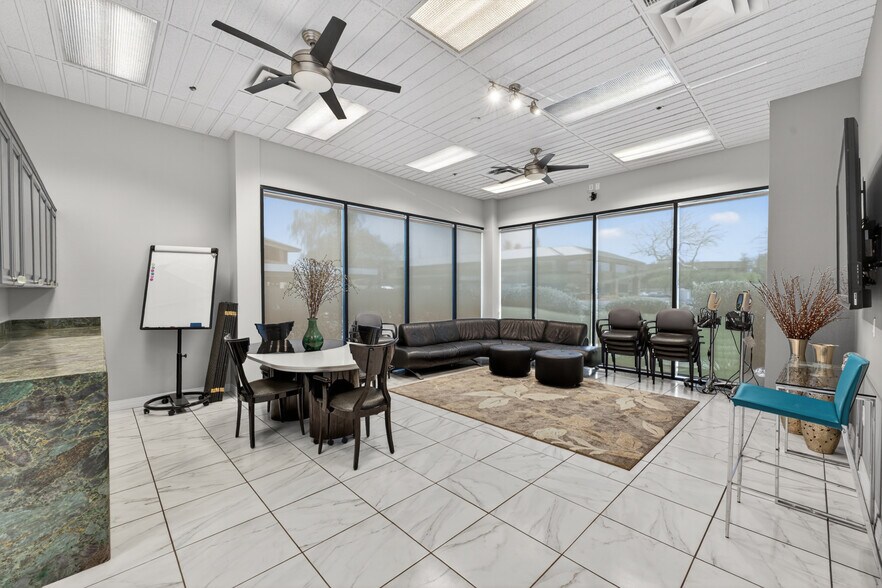 More Photos Of 15810 S 45th St, Phoenix Medical For Sale