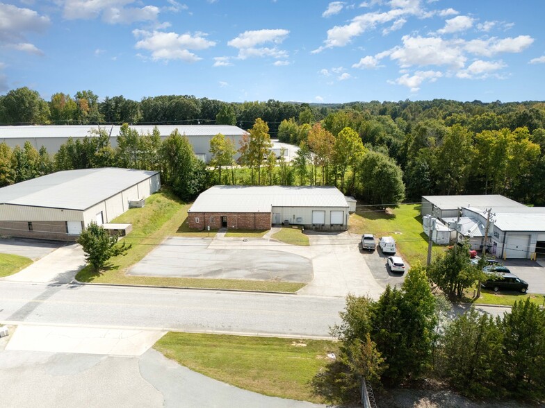 Primary Photo Of 105 Todd Ct, Thomasville Warehouse For Lease