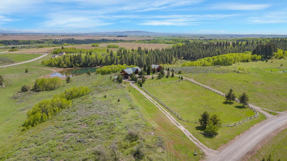 More Photos Of 1665 Whisper Ridge Rd, Ashton Hotel For Sale