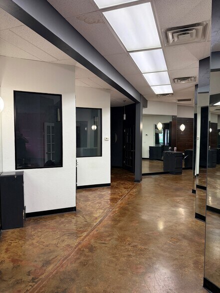 More Photos Of 349 Us Highway 9, Englishtown Storefront For Lease