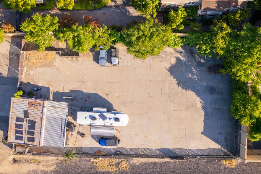 More Photos Of 187 N L St, Livermore Storefront Retail Residential For Sale