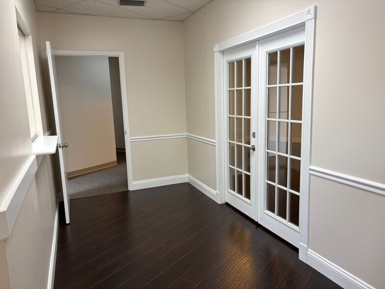 More Photos Of 113 S Macdill Ave, Tampa Office For Sale