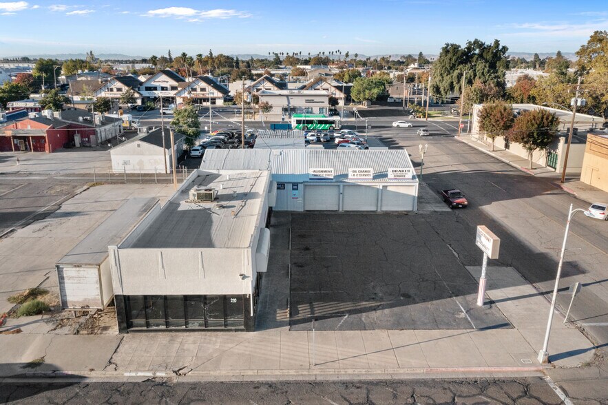 More Photos Of 210 S Center St, Turlock Auto Repair For Sale