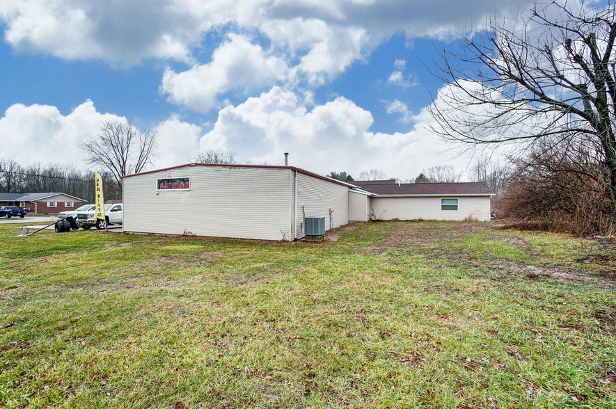 More Photos Of 3245 Piqua Troy Rd, Troy Light Distribution For Sale