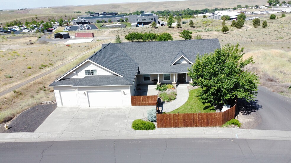 Primary Photo Of 1745 SW 24th St, Pendleton Healthcare For Sale