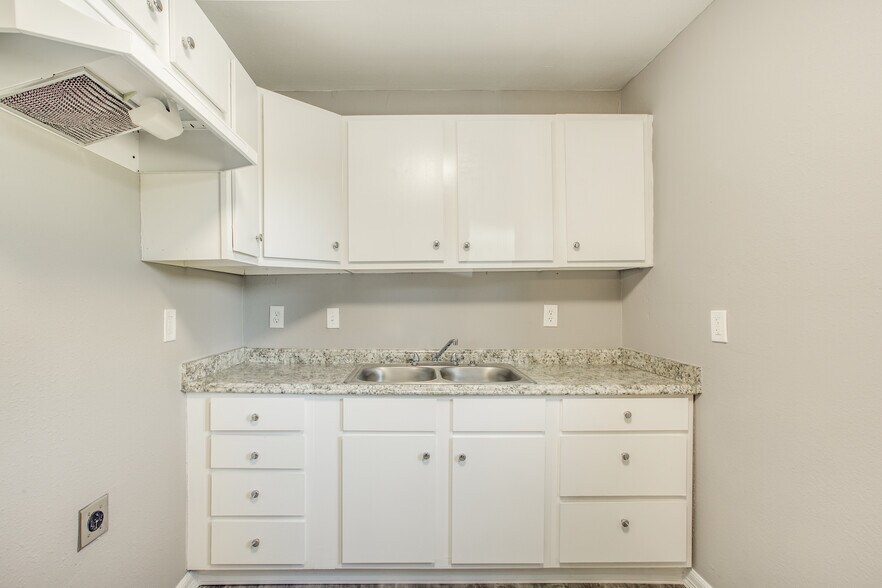 More Photos Of 4914 Kashmere St, Houston Apartments For Sale