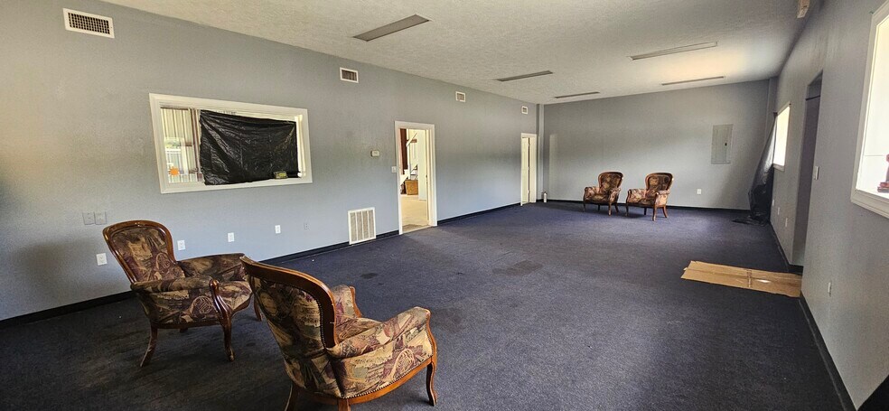 More Photos Of 130 Grand Ave, Bacliff Warehouse For Sale