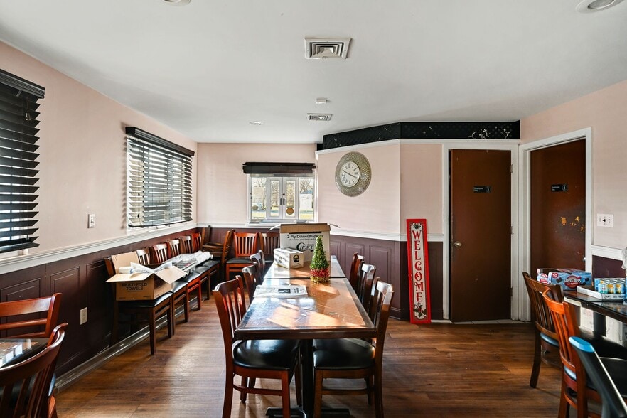 More Photos Of 2578 E Chestnut Ave, Vineland Restaurant For Sale