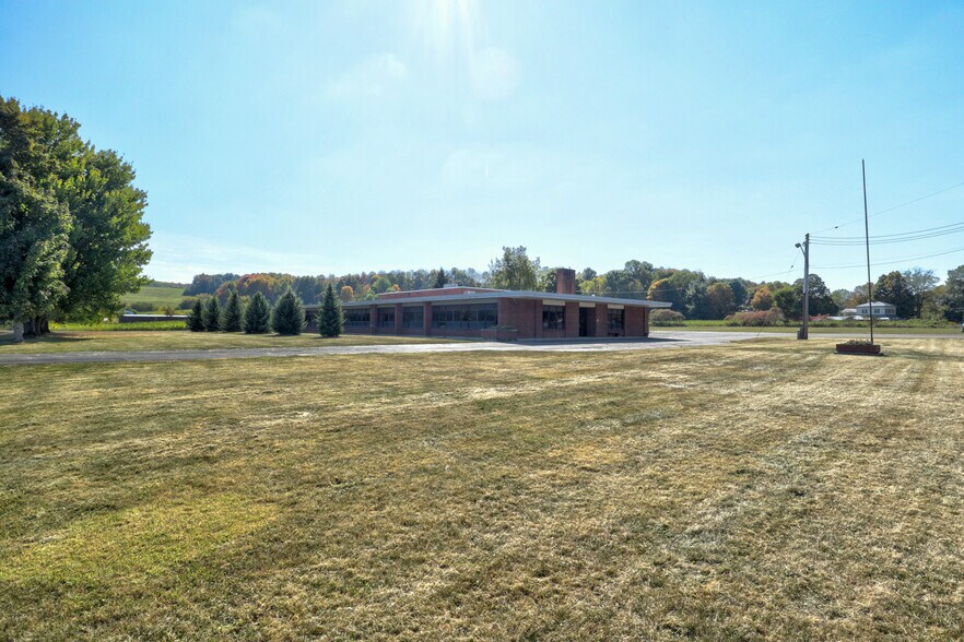 More Photos Of 4960 Hill Rd, Kennedy Schools For Lease