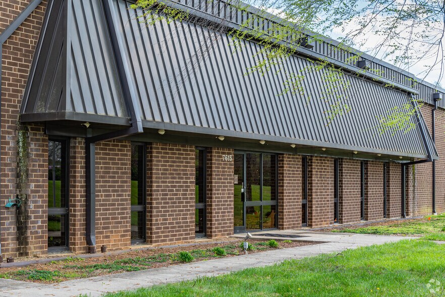 More Photos Of 7615 Boeing Dr, Greensboro Warehouse For Lease