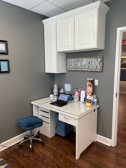 More Photos Of 11509 Palmbrush Trl, Bradenton Medical For Lease