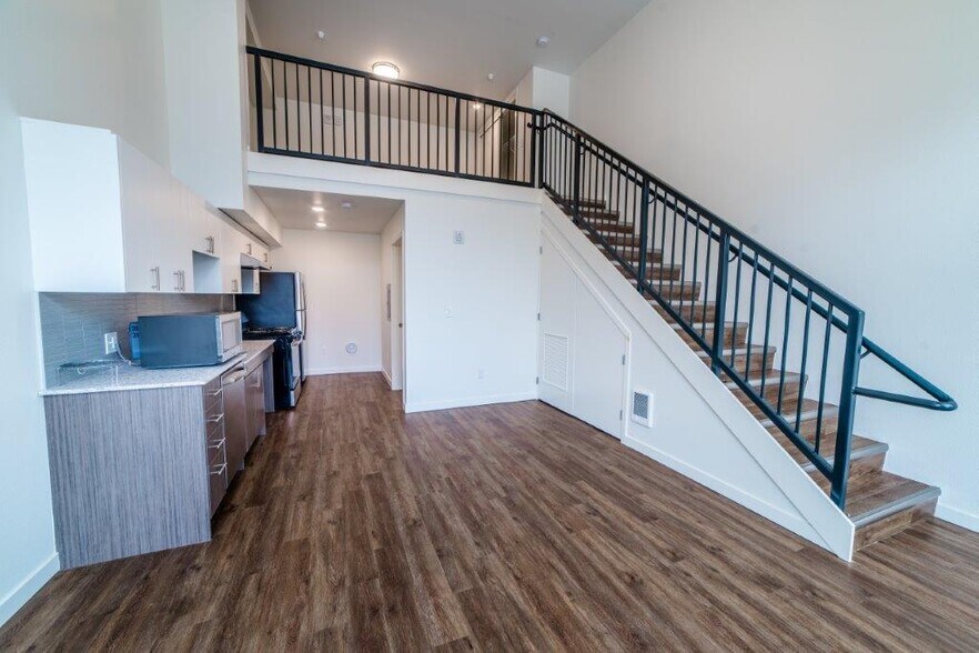 More Photos Of 7016 15th Ave NW, Seattle Apartments For Lease