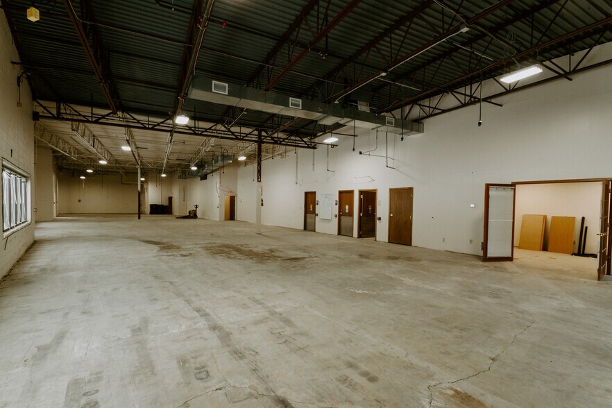 More Photos Of 5575-5599 W 78th St, Edina Research And Development For Lease