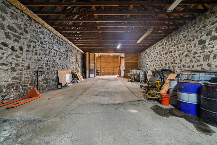 More Photos Of 309 S Rail St W, Shoshone Auto Repair For Sale