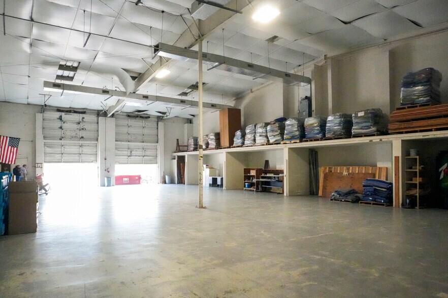 More Photos Of 3117 Cabaniss Pky, Corpus Christi Manufacturing For Lease