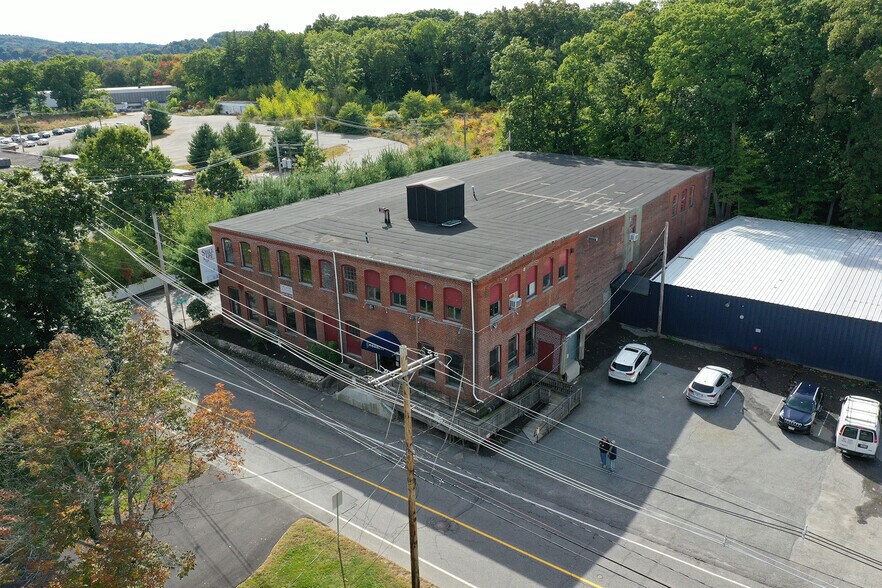 More Photos Of 68 Tower St, Hudson Warehouse For Sale