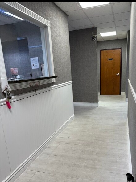 More Photos Of 5105 Bowden Rd, Jacksonville Medical For Lease
