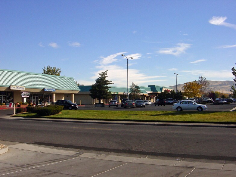 More Photos Of 500-690 E Prater Way, Sparks Unknown For Lease