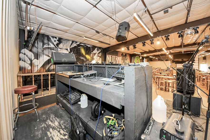 More Photos Of 11730 Aldine Westfield Rd, Houston Warehouse For Sale