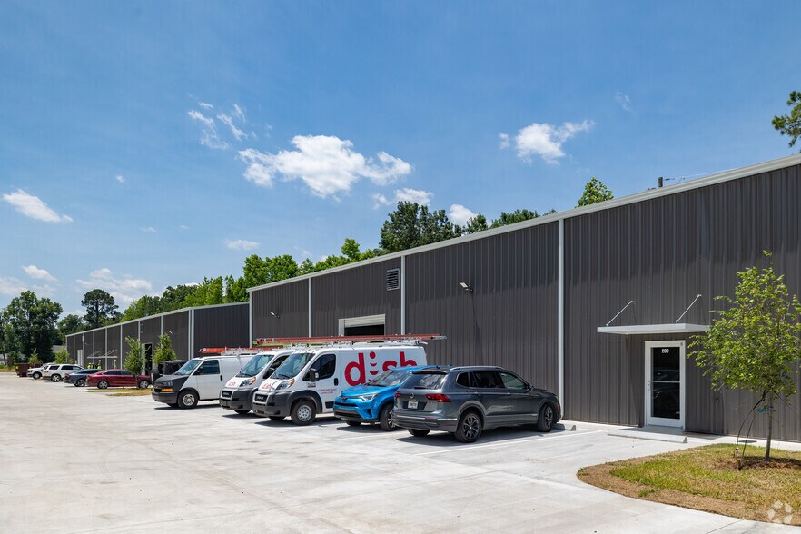 More Photos Of 1723 Grove Point, Savannah Light Distribution For Lease