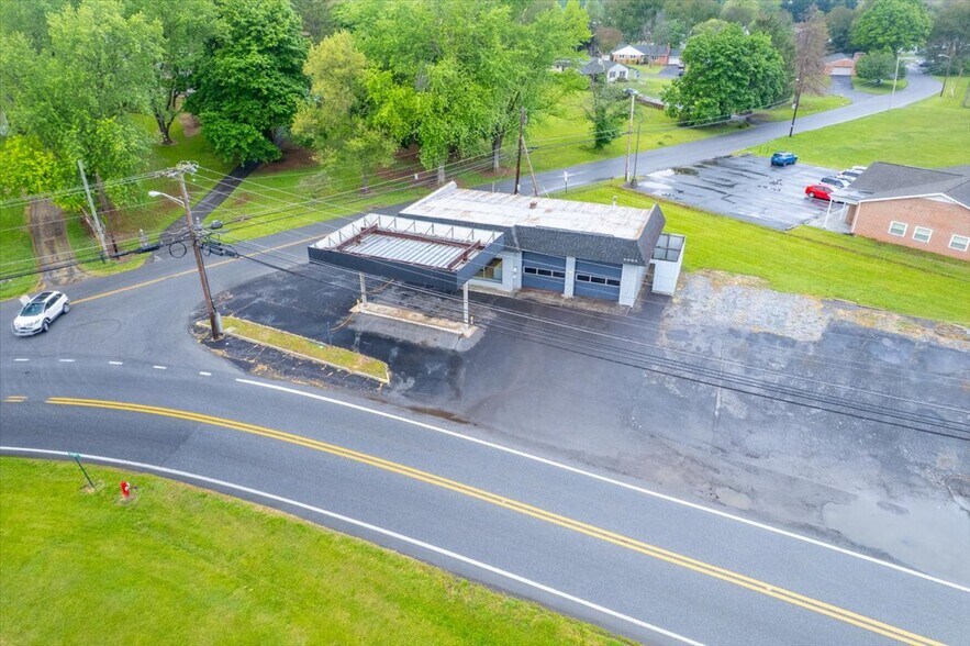 More Photos Of 101 Rock Cliff Dr, Martinsburg Auto Repair For Sale