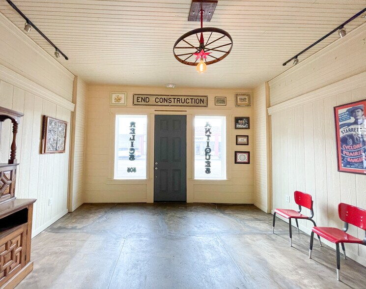 More Photos Of 503-505 Conrad Hilton Blvd, Cisco Storefront Retail Residential For Sale