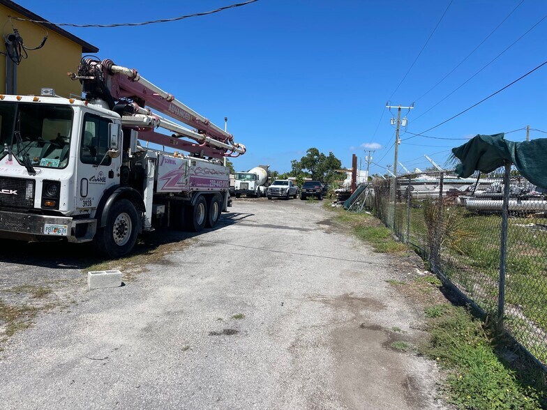 More Photos Of 2700 Evans Ave, Fort Myers Light Manufacturing For Sale