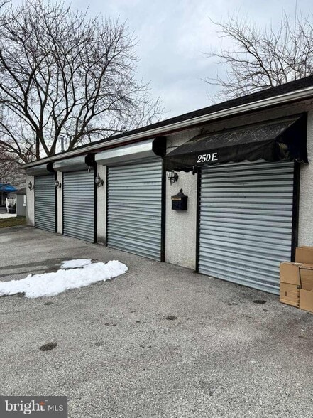 More Photos Of 250 E Cleveland Ave, Norwood Light Distribution For Sale