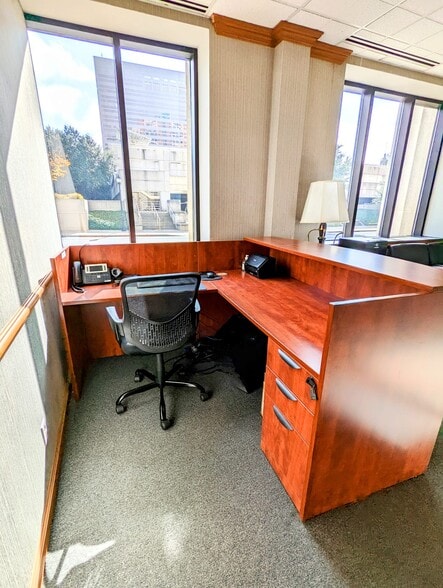 More Photos Of 428 E 4th St, Charlotte Office For Sale