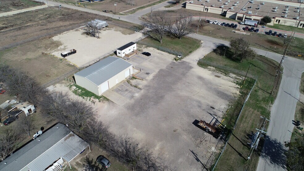 More Photos Of 732 County Road 214, Venus Truck Terminal For Lease