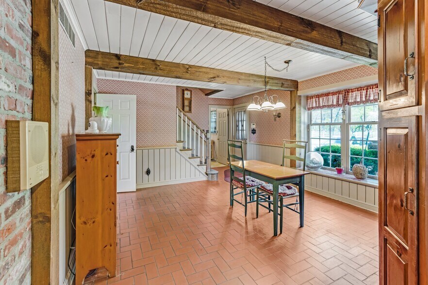 More Photos Of 1445 Catawba Ave, Newfield Service For Sale