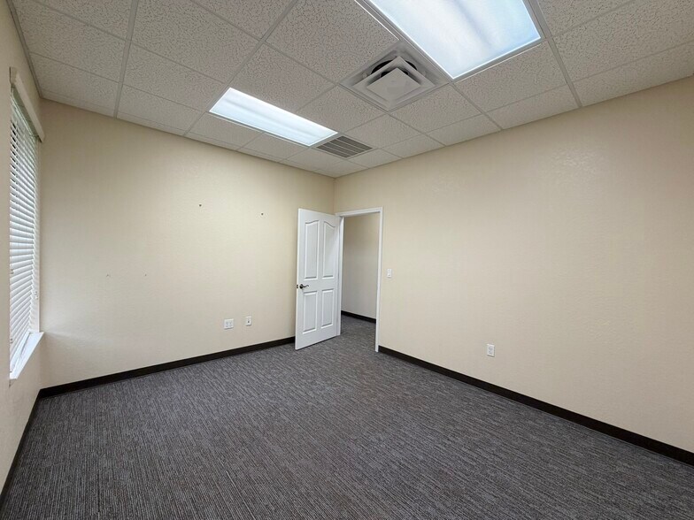 More Photos Of 3107 Medical Way, Sebring Office For Lease