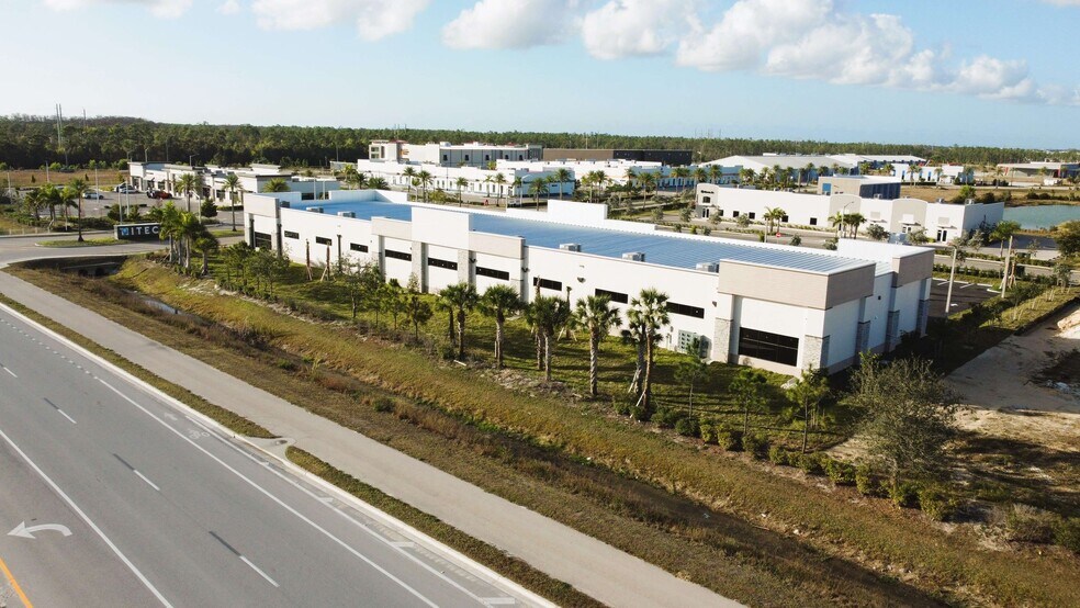 More Photos Of 12271 Itec Park Dr, Fort Myers General Retail For Sale