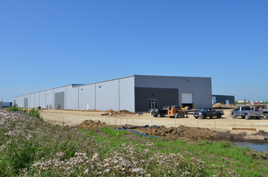 More Photos Of 1145 Capital Dr SW, Cedar Rapids Distribution For Lease