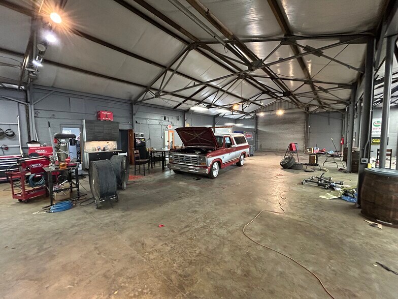 More Photos Of 1164 Zonolite Pl, Atlanta Warehouse For Sale