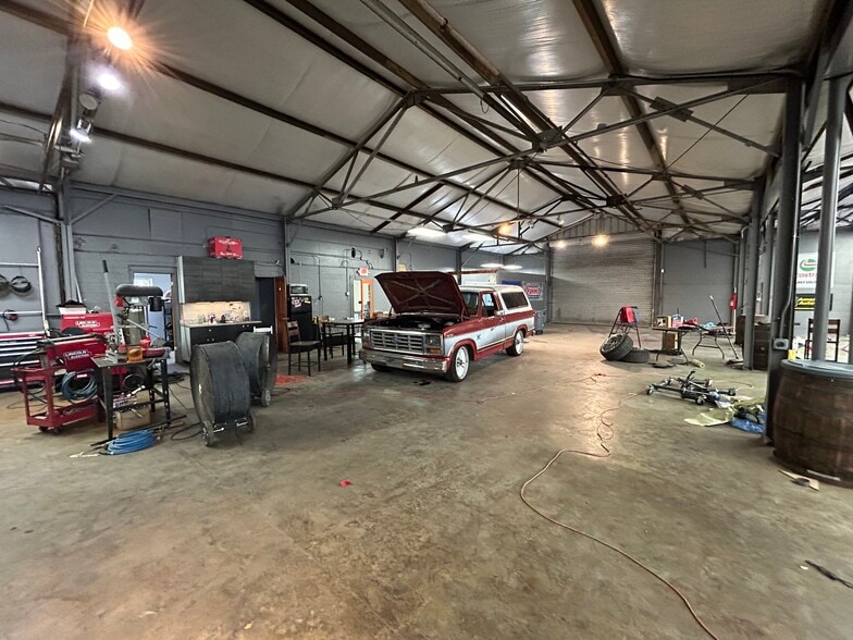 More Photos Of 1164 Zonolite Pl, Atlanta Warehouse For Lease