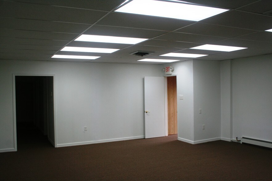 More Photos Of 310-316 4th St, Ewing Flex For Sale