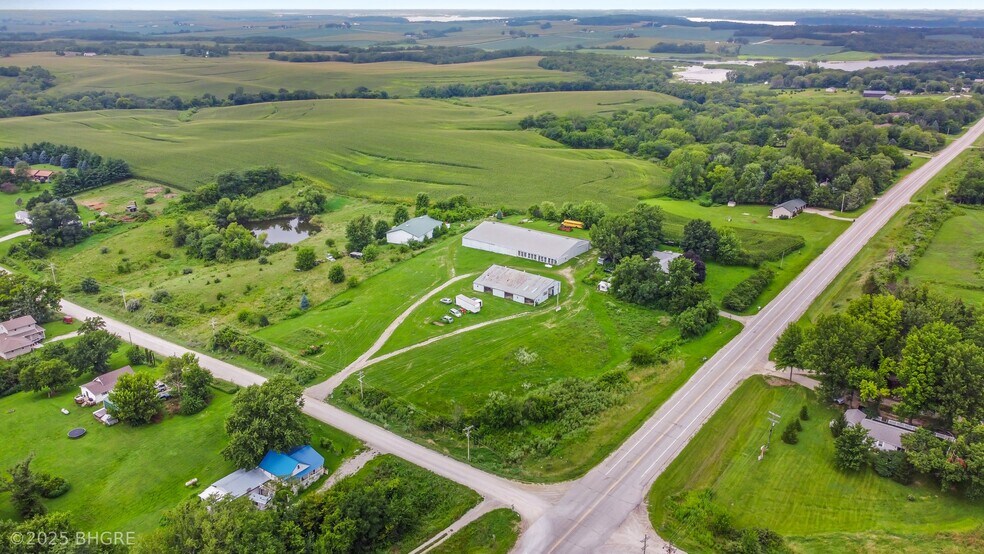 More Photos Of 1247 Illinois Dr, Knoxville Sports And Entertainment For Sale