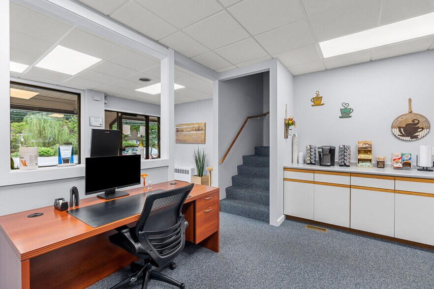 More Photos Of 859 Washington St, Easton Office For Lease