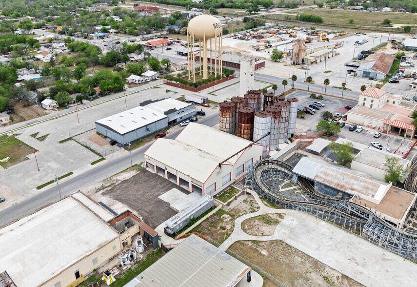 More Photos Of 1127 Bowie St, Seguin Industrial For Sale