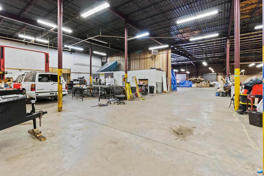 More Photos Of 4128 Hayward Ave, Baltimore Warehouse For Sale
