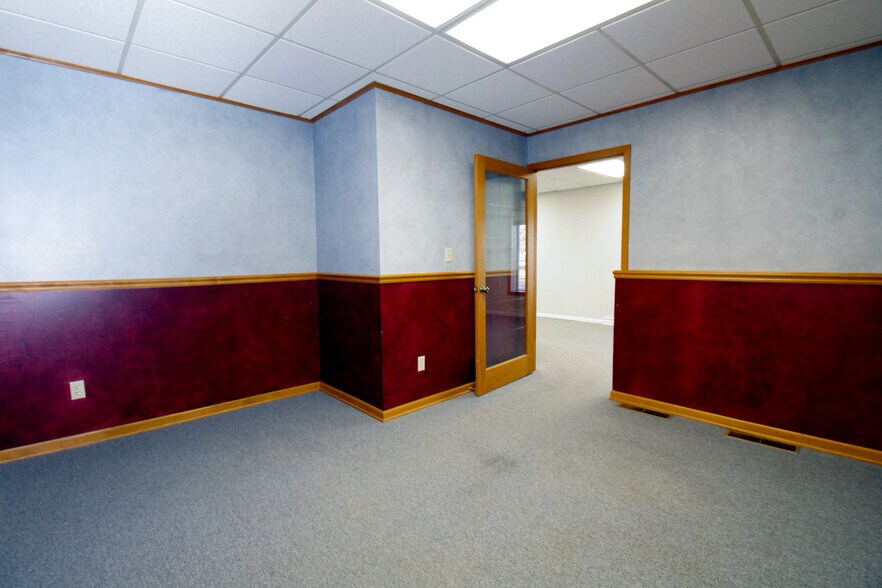 More Photos Of 20 S 32nd Ave S, Saint Cloud Office For Sale