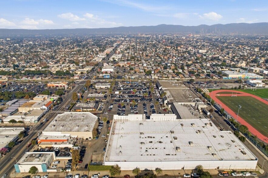 More Photos Of 5852 S Vermont Ave, Los Angeles Unknown For Lease