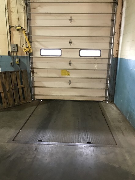 More Photos Of 1349 Cumberland St, Lebanon Manufacturing For Lease