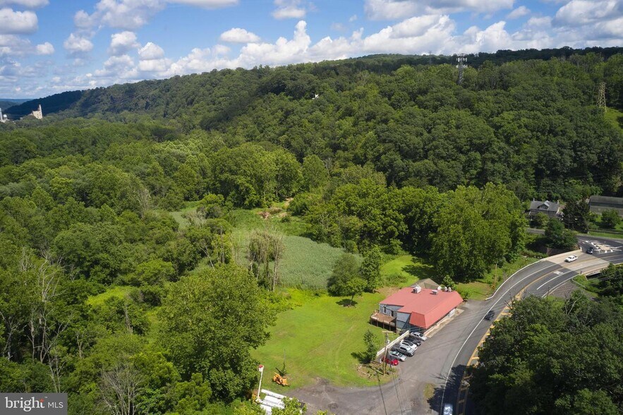 More Photos Of 9755 Easton Rd, Kintnersville Restaurant For Sale