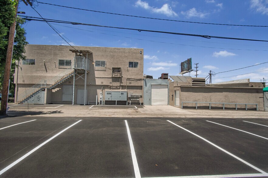 More Photos Of 10650-10658 Burbank Blvd, North Hollywood Food Processing For Lease