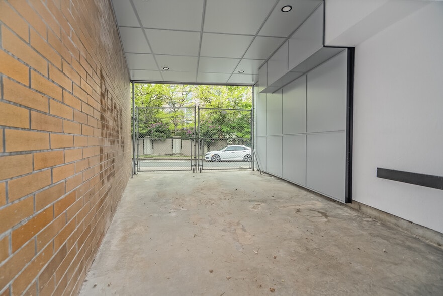More Photos Of 3455 Victoria Dr, Vancouver Office For Sale