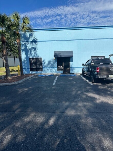 More Photos Of 3115 81st Ct E, Bradenton Flex For Lease