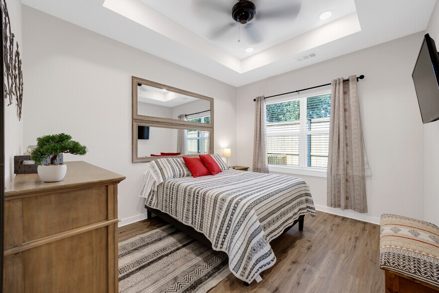 More Photos Of 10317 Lake Rd, Houston Apartments For Sale