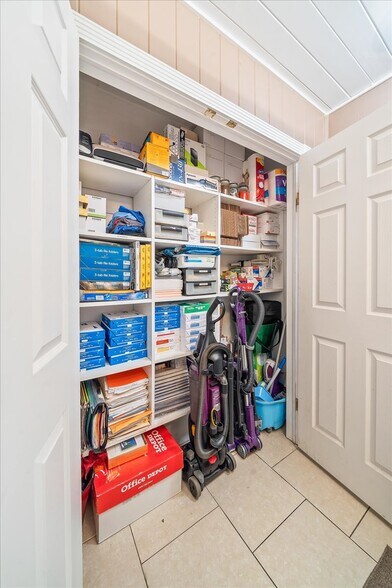 More Photos Of 342 N Orlando Ave, Cocoa Beach Light Manufacturing For Sale